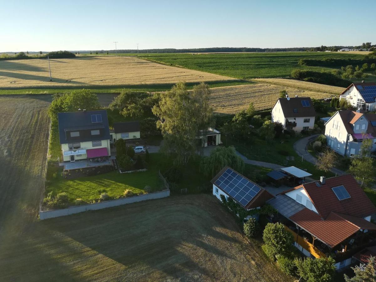 Fewo Haus Hutzelbuck In Idyllisch-Gruner Lage Nahe An Ansbach Esterno foto