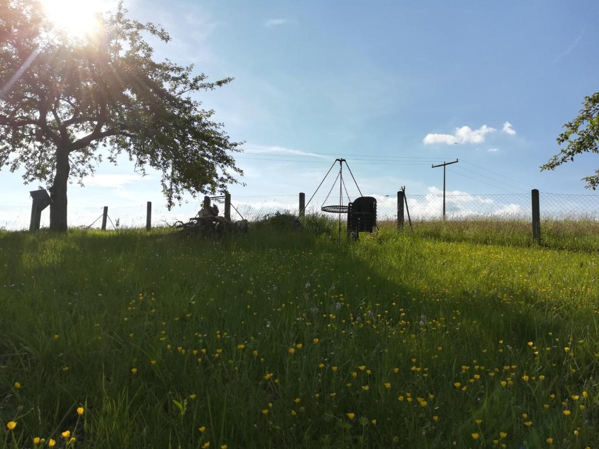 Fewo Haus Hutzelbuck In Idyllisch-Gruner Lage Nahe An Ansbach Esterno foto